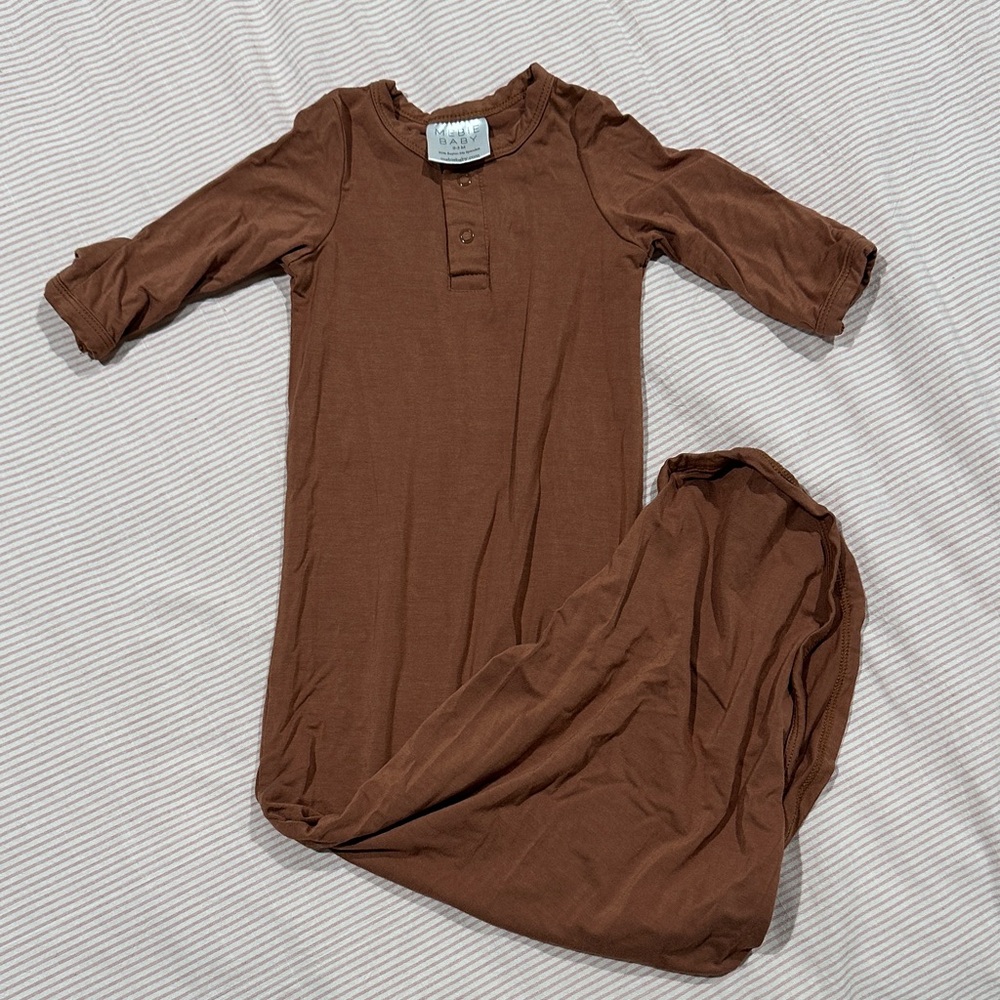 Mebie Baby Tie Knot Sleeper